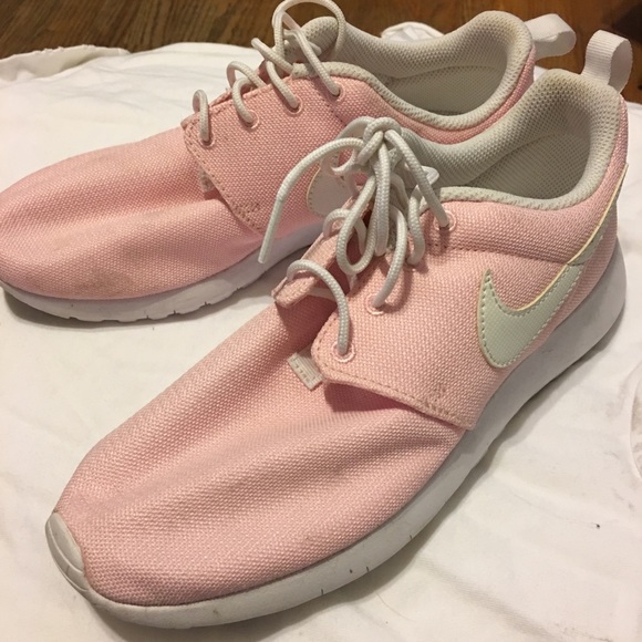 Nike Shoes - Women’s Nike Sneakers